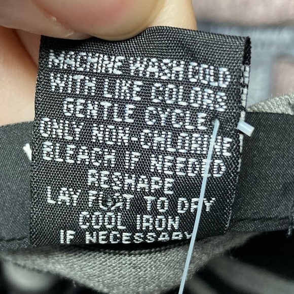 VERVE ami V-neck Top - Picture 8 of 8